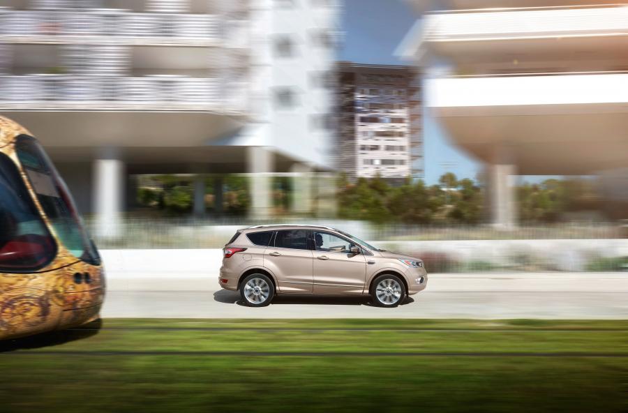  Ford Vignale Kuga 2016 года  (фото 14 из 38)